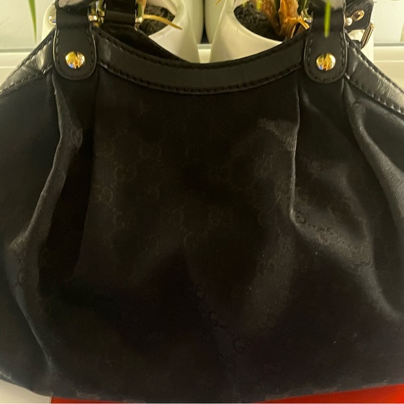 ⭐️⭐️Black silver Gucci GG canvas authentic handbag with GG keychain/charm - Picture 10 of 16